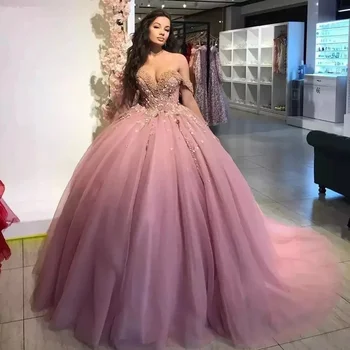 Elegantan loptu haljina 15 godina, bujne haljina izvezena perle, prašnjav-roza, s otvorenim ramenima, za zurke u povodu dana rođenja princeze